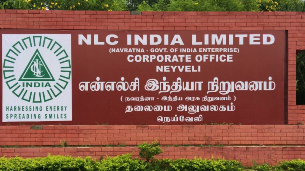 NLC India Ltd contributes Rs. 4.30 crore to CM relief  fund  for flood affected people of Tamil Nadu