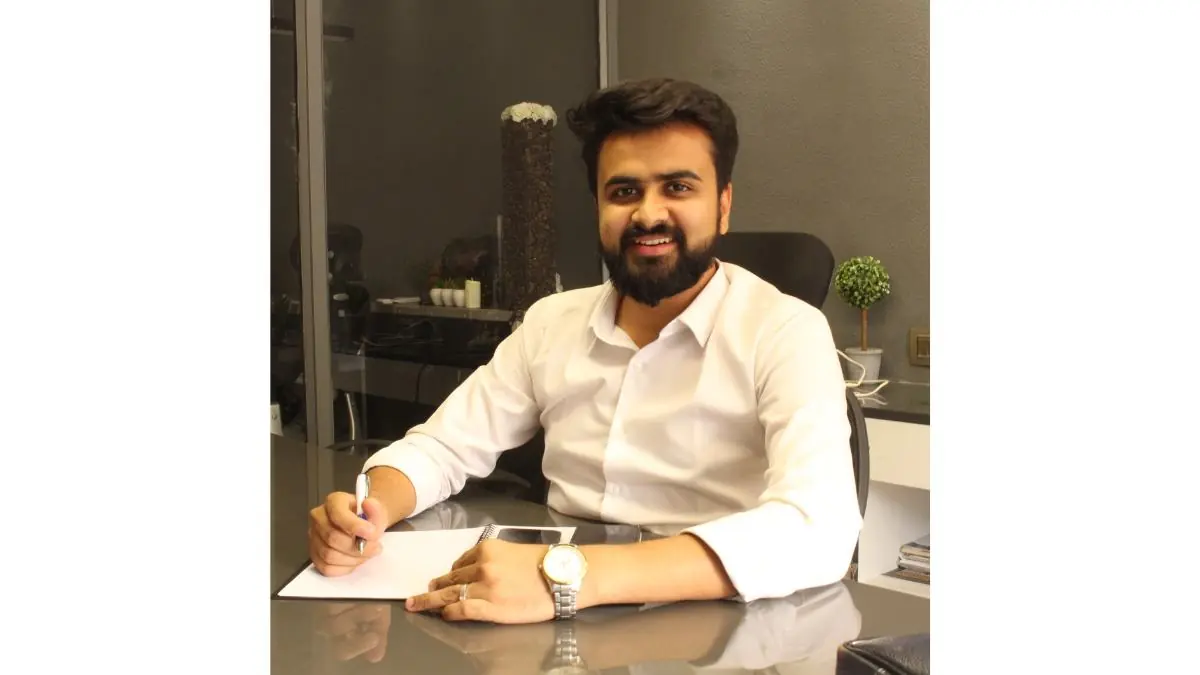 Dhrumil Shah-he