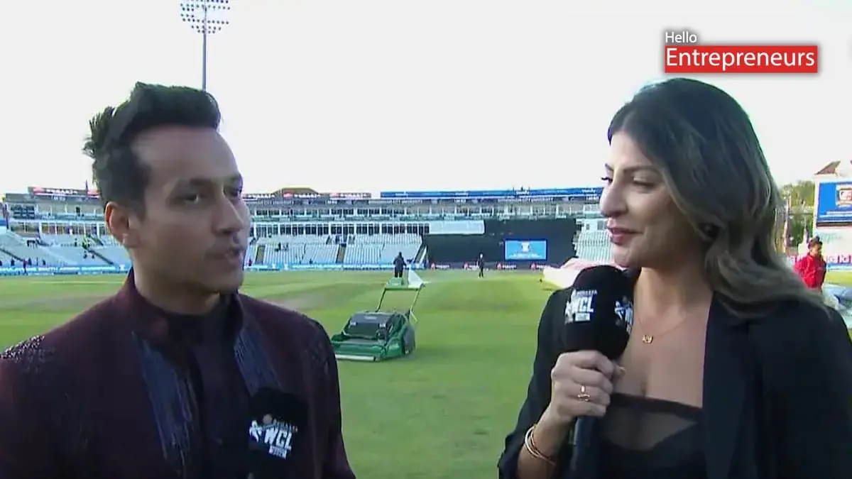 AB de Villiers Scored a Century, But Everyone’s Talking About Harshit Tomar’s On-Air “Proposal” to Karishma Kotak