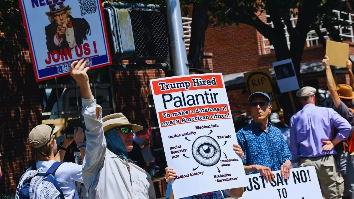 Trump Deportation Blitz 2025 - Palantir
