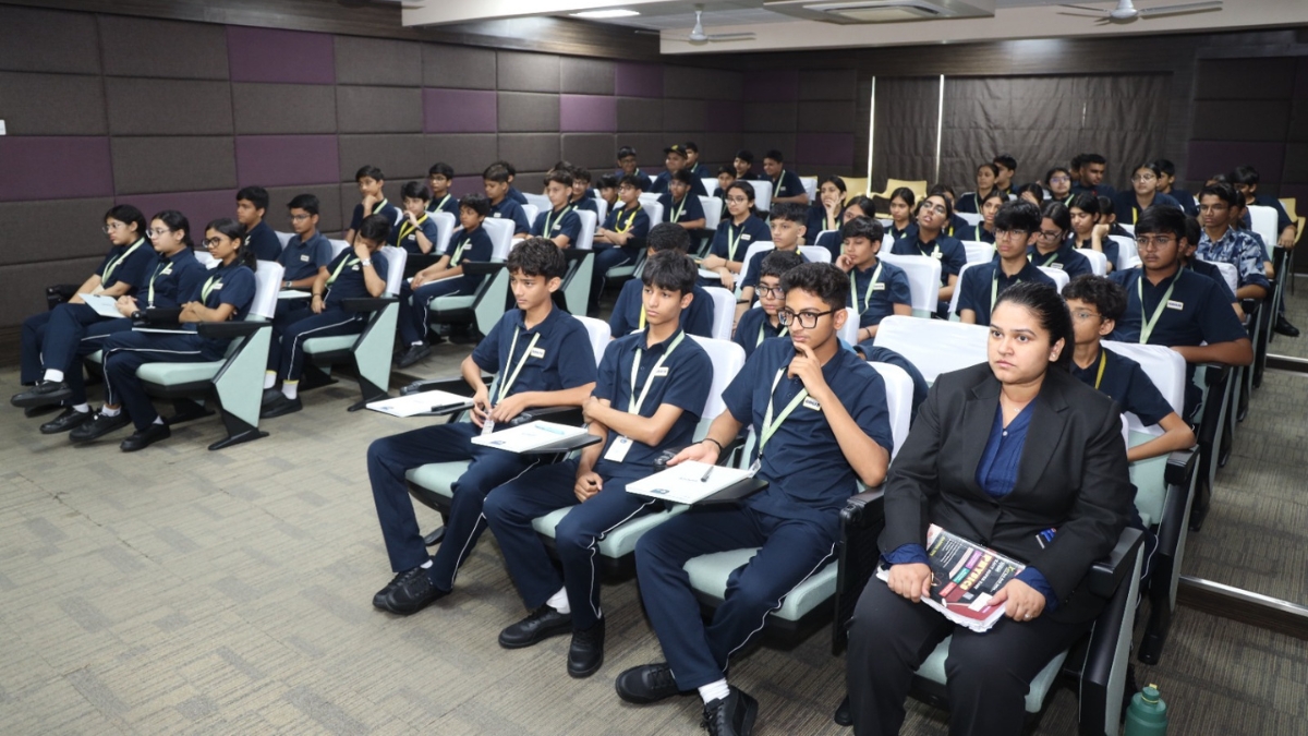 On World Health Day, Dr. Jagdish Sakhiya Educates Teens on Smart Skin Care Habits at G. D. Goenka School