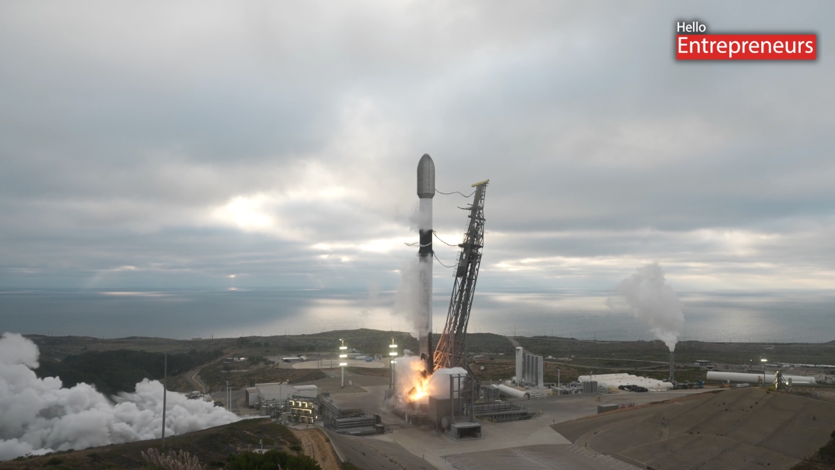 SpaceX makes history with two Falcon 9 launches just 38 minutes apart