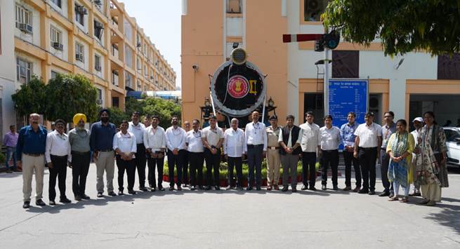 Railways MoS V. Somanna Reviews Safety, Operations, Punctuality and Public Grievances in Delhi Division