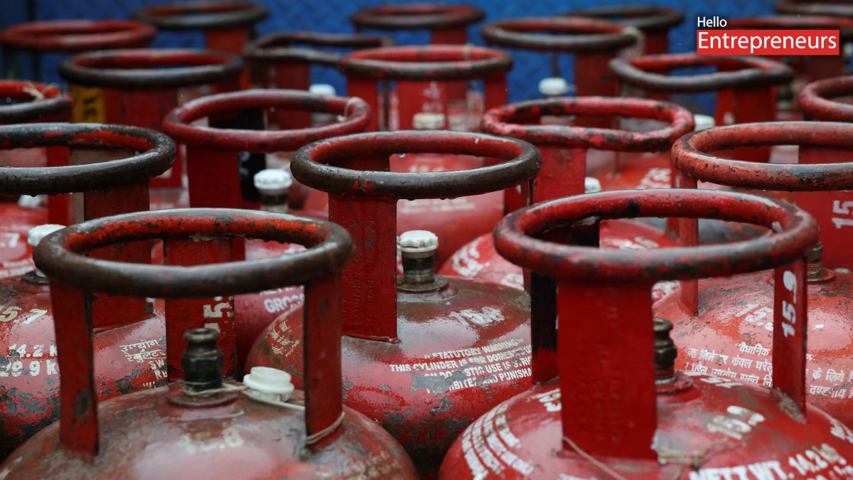 Jet fuel up Rs 16 a litre, commercial LPG Rs 62.50 costlier