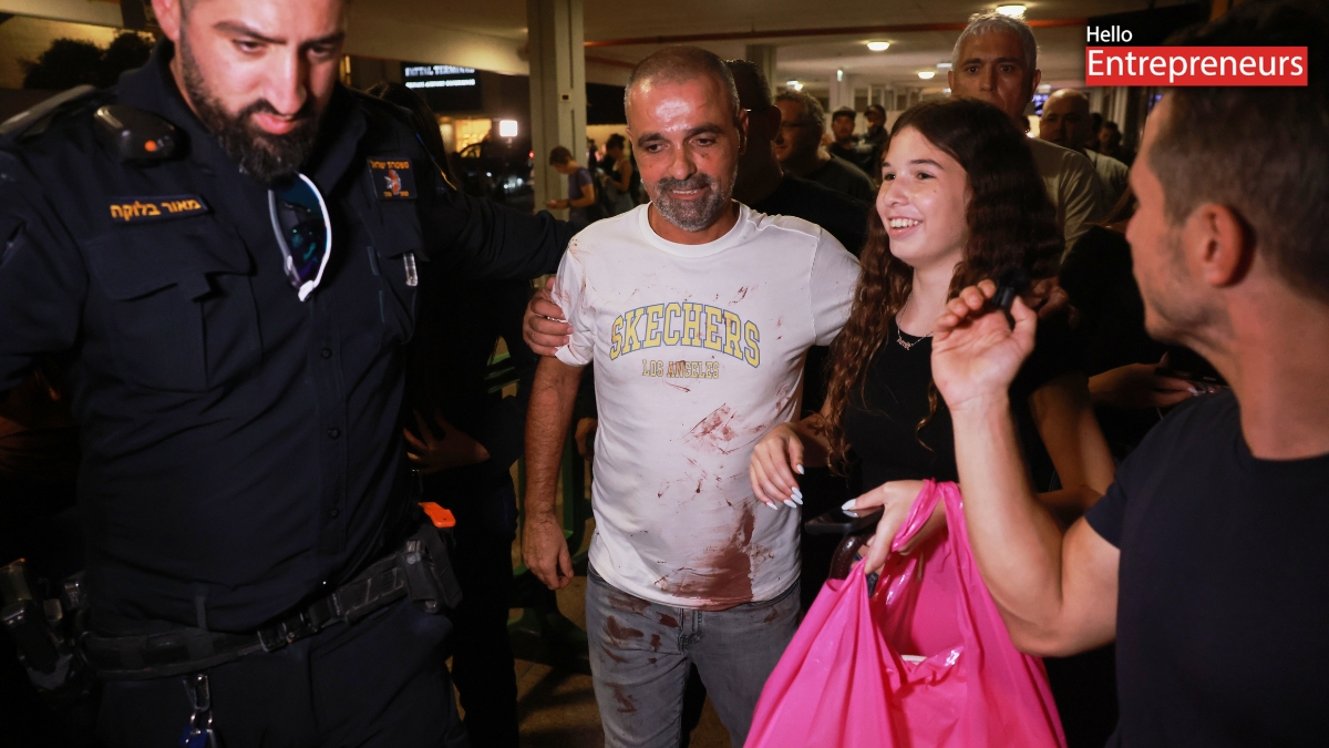 Netanyahu hails Indian pilot as hero after Flydubai Cockpit attack; airline halts Israel flights